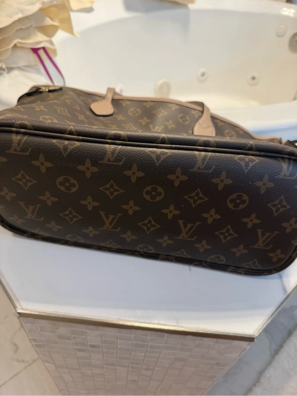 Louis Vuitton NeverFull Monogram Canvas Neverfull MM Tote in Brown/Tan